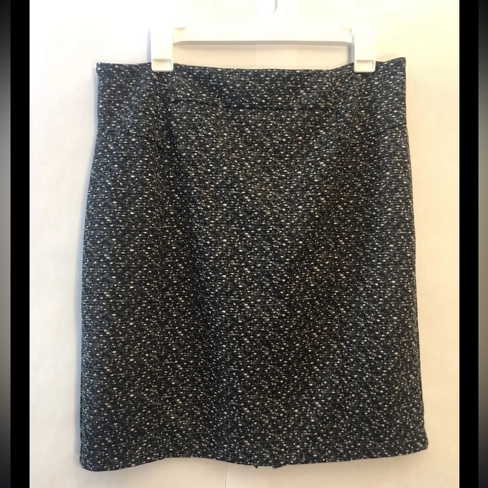 Michael Kors Large Black A-line Lined Skirt With White Grey Snow Pattern